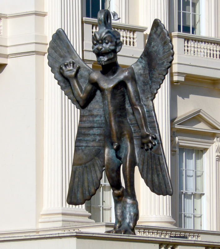 Queen has demon in her hair on Canadian bank notes